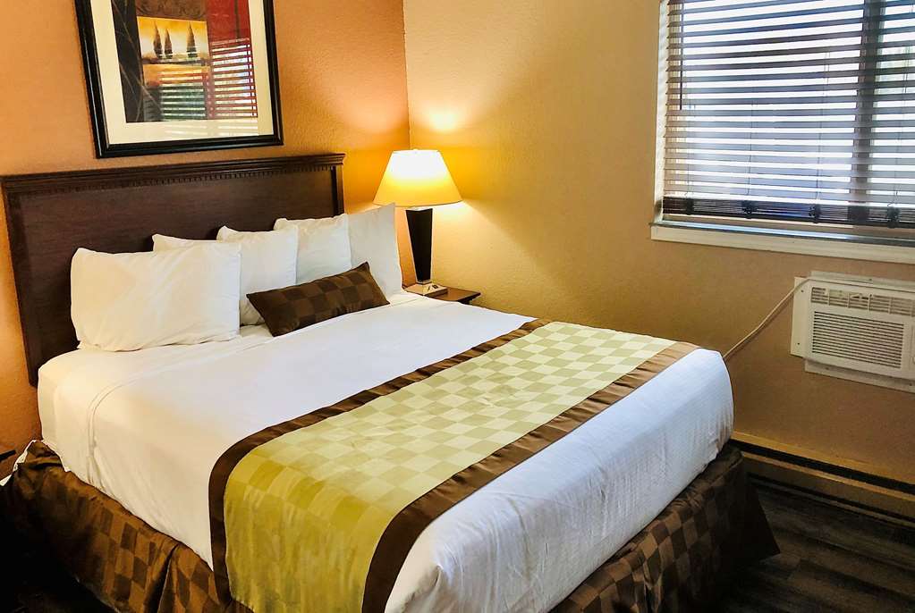 RAMADA SPOKANE VALLEY-guestroom-Guest Room,On-Site.jpg