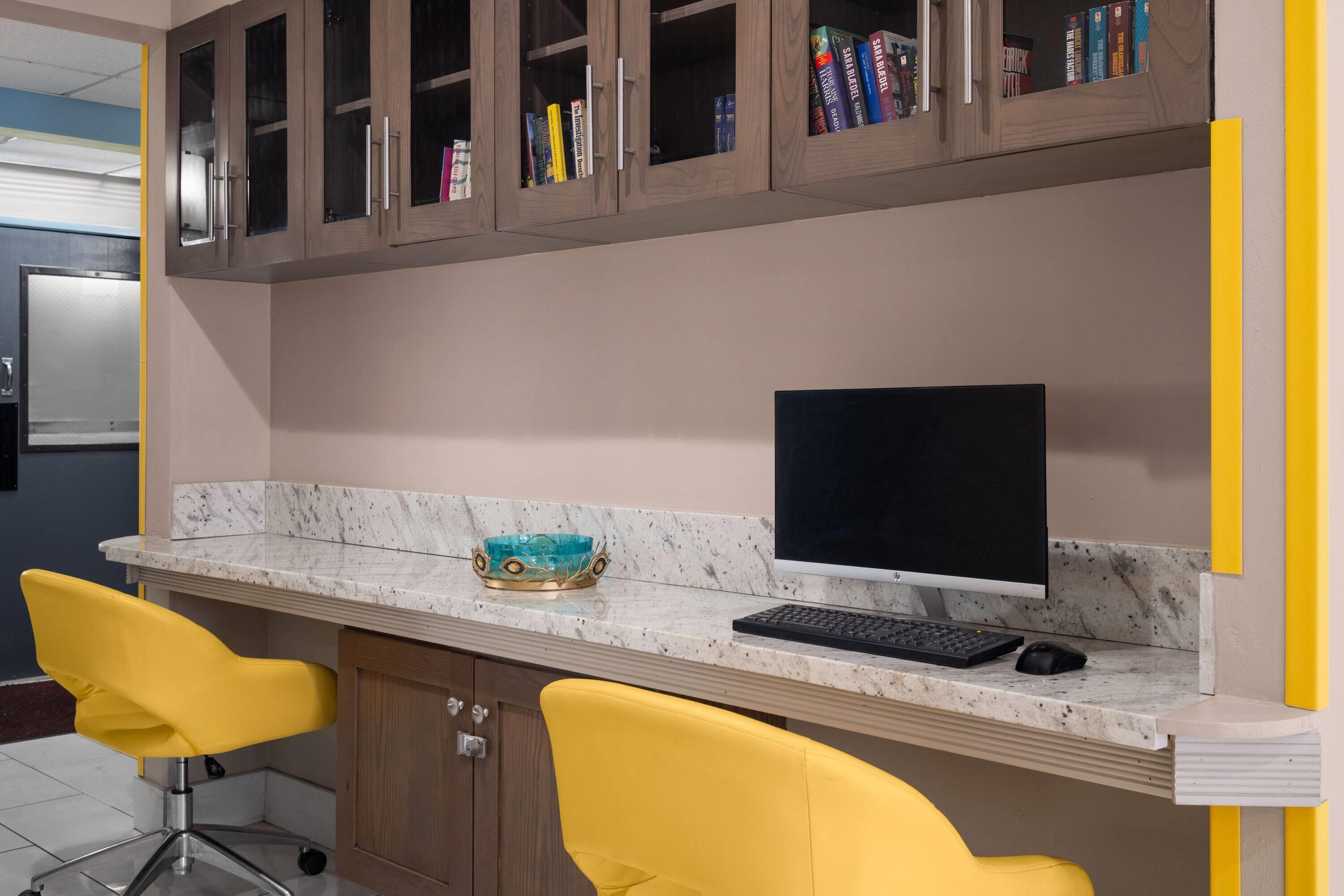 Business Center | Days Inn & Suites by Wyndham Airport Albuquerque
