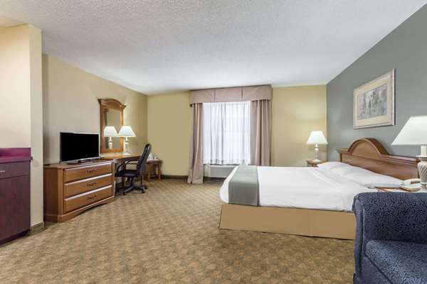 Suite - Days Inn Selma - I-95, Exit 97