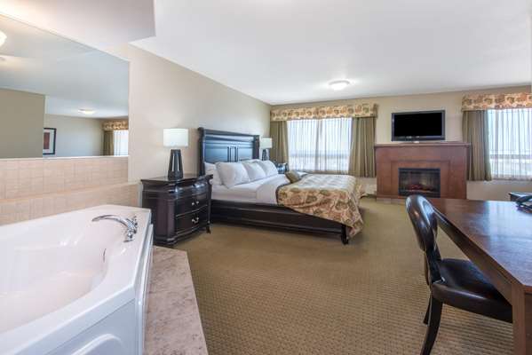 Suite - Ramada Inn Wainwright