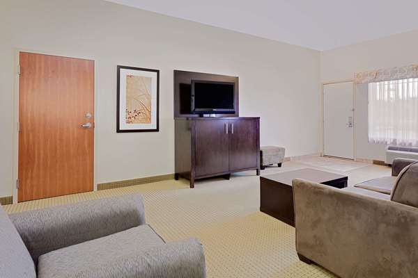 Suite - Ramada Inn Lac La Biche