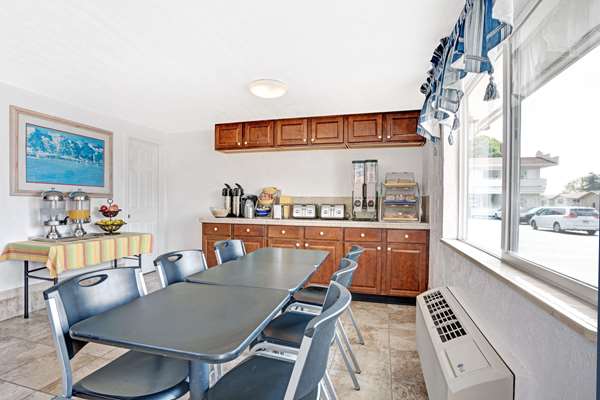  - Days Inn Midtown Seattle - I-5, Exit 172