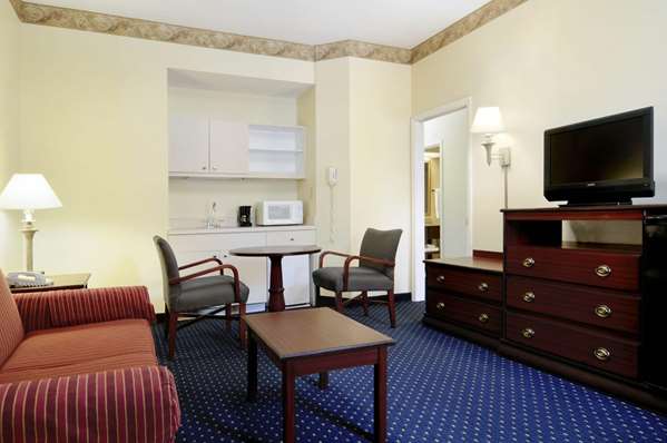 Suite - Baymont Inn & Suites Tallahassee - I-10, Exit 199