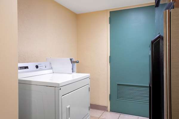 Amenities - Baymont Inn & Suites Tallahassee - I-10, Exit 199