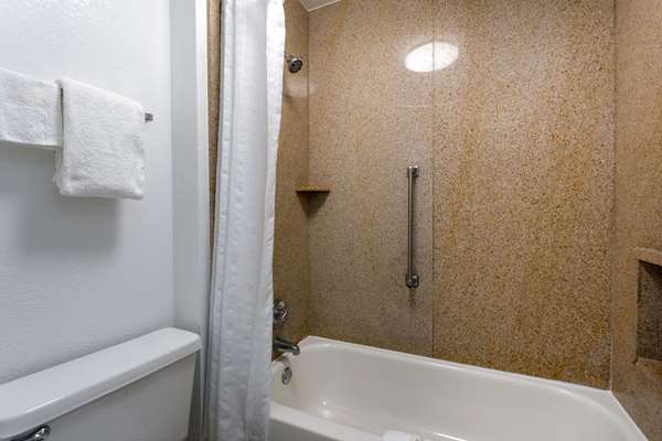  - Baymont Inn & Suites Tallahassee - I-10, Exit 199