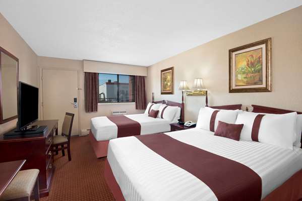  - Howard Johnson Inn Red Deer