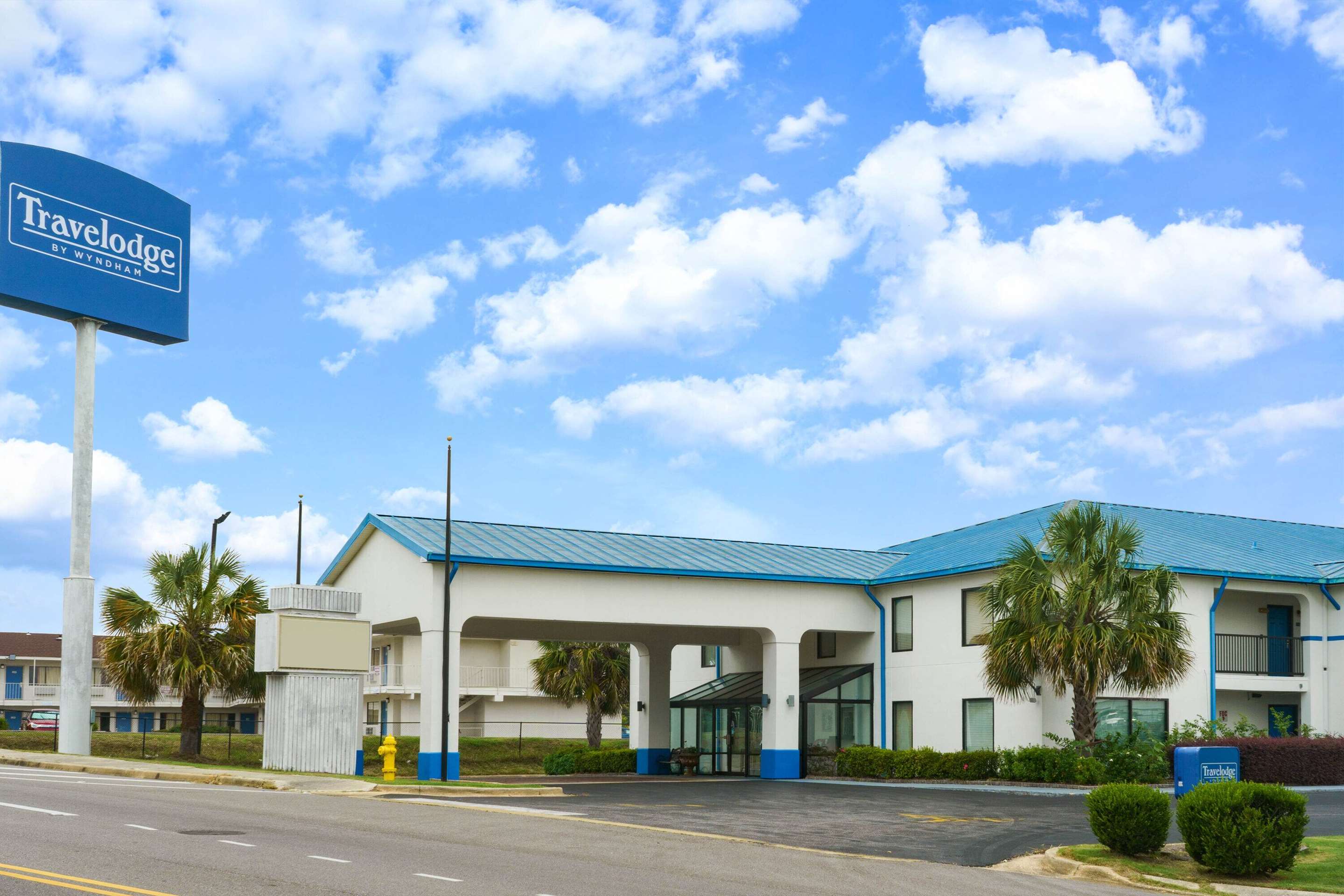 Exterior | Travelodge by Wyndham Montgomery East