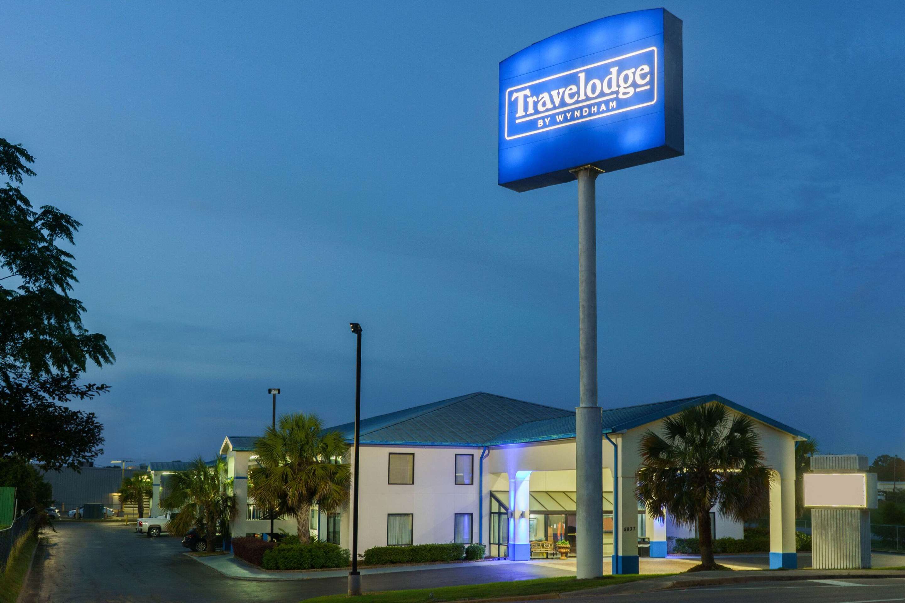 Exterior | Travelodge by Wyndham Montgomery East