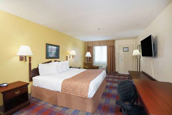  - Travelodge East Montgomery - I-85, Exit 6