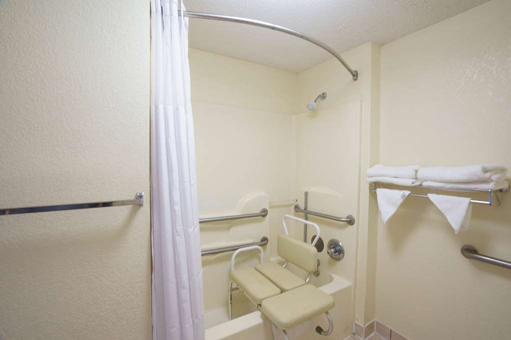 TRAVELODGE BY WYNDHAM MONTGOMERY EA-guestroom-Guest Room,Bathroom,Accessibility,On-Site.jpg