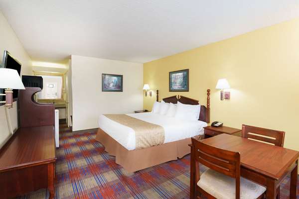  - Travelodge East Montgomery - I-85, Exit 6