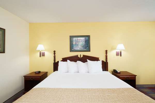  - Travelodge East Montgomery - I-85, Exit 6