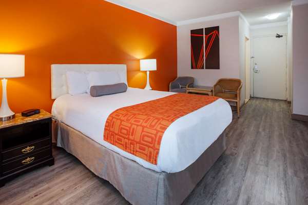  - Howard Johnson Plaza Hotel Windsor