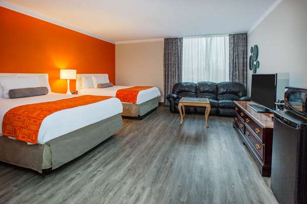 Suite - Howard Johnson Plaza Hotel Windsor