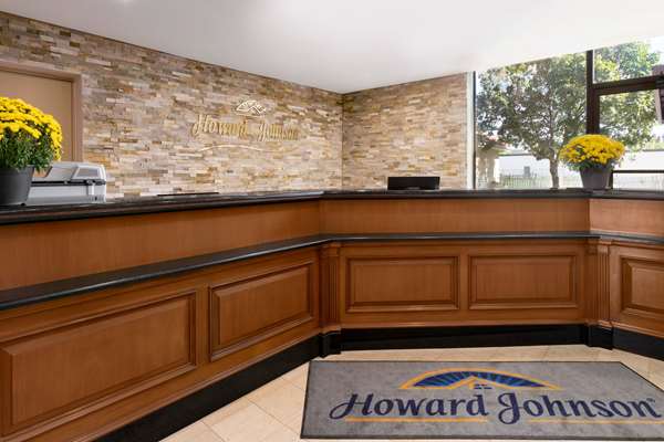  - Howard Johnson Plaza Hotel Windsor