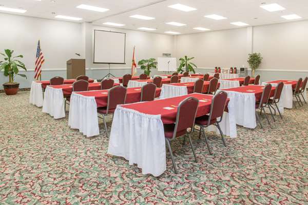  - Days Inn & Suites Navarre