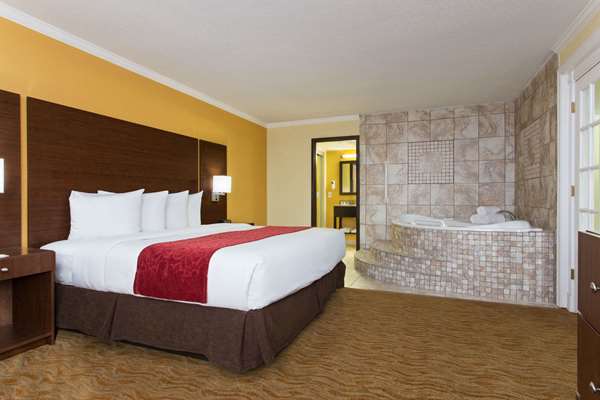 Suite - Ramada Hotel Westshore Tampa Airport