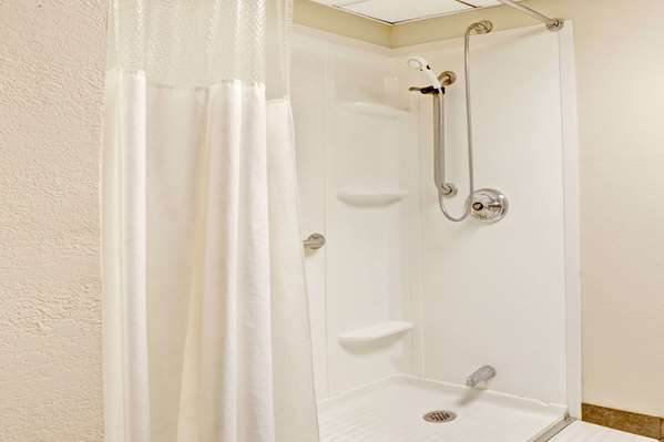  - Ramada Inn West Memphis - I-40 & I-55, Exits 5 & 279A