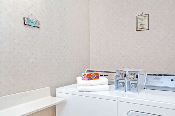  - Days Inn Sturbridge - I-84, Exit 3