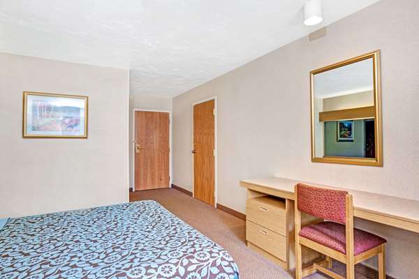  - Days Inn Sturbridge - I-84, Exit 3