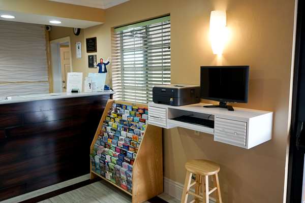  - Howard Johnson Inn Salinas