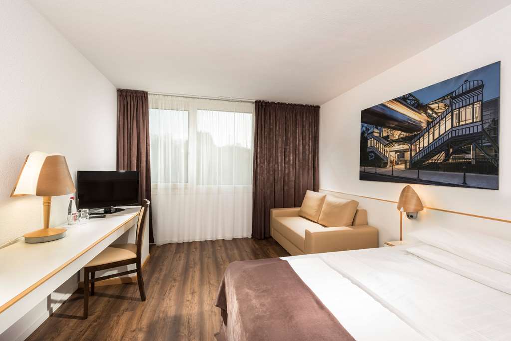 TRYP by Wyndham Wuppertal - Tap to explore photos