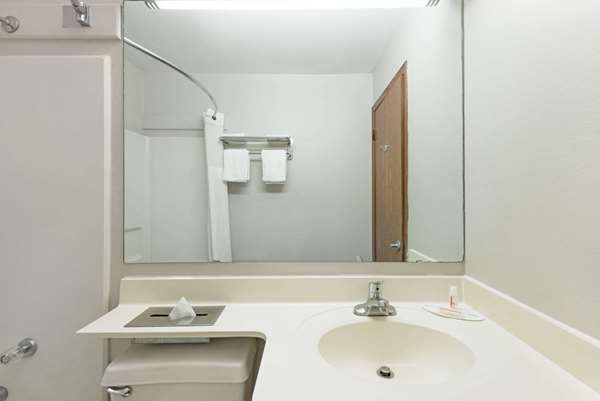 - Microtel Inn by Wyndham Henrietta - I-390, Exit 12A
