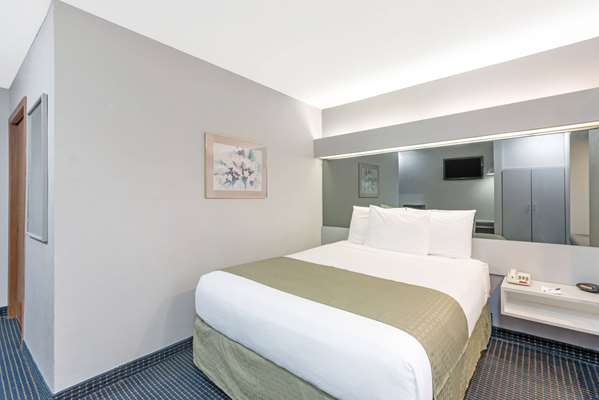  - Microtel Inn by Wyndham Henrietta - I-390, Exit 12A