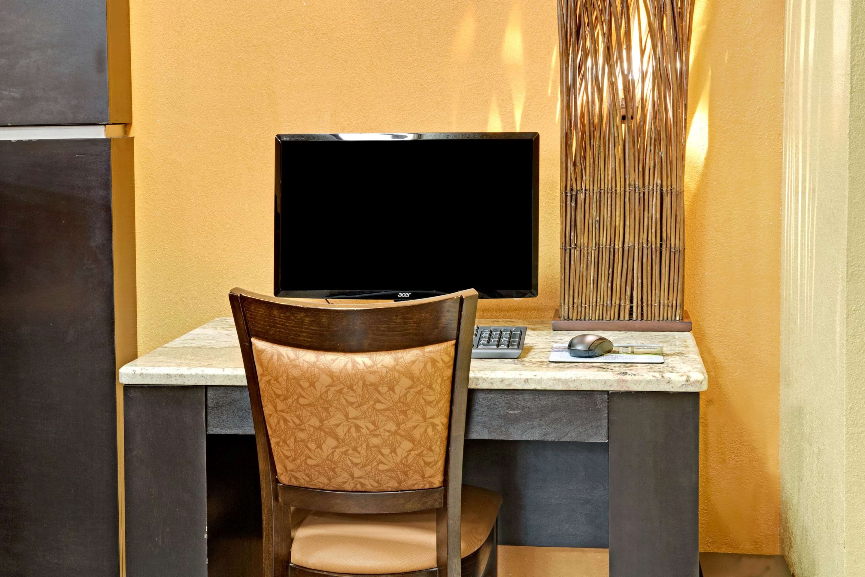 Business Center | Microtel Inn by Wyndham Charlotte/University Place