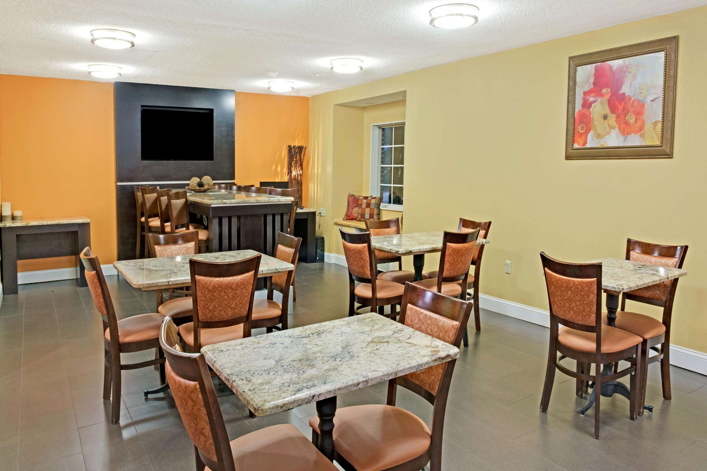 Lobby | Microtel Inn by Wyndham Charlotte/University Place