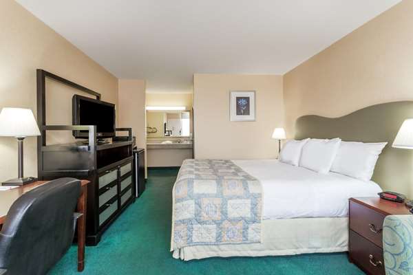  - Ramada Inn Altamonte Springs - I-4, Exit 92