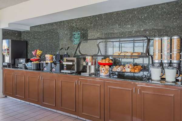  - Ramada Inn Altamonte Springs - I-4, Exit 92