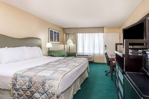  - Ramada Inn Altamonte Springs - I-4, Exit 92