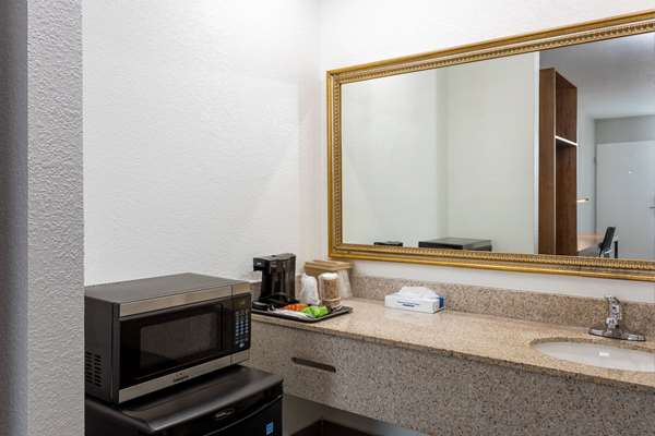  - Ramada Inn Altamonte Springs - I-4, Exit 92