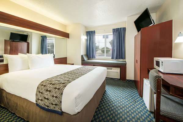  - Microtel Inn & Suites by Wyndham Admiral Place Tulsa - I-44, Exit 238