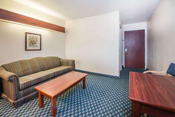 Suite - Microtel Inn & Suites by Wyndham Admiral Place Tulsa - I-44, Exit 238