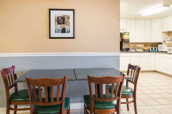  - Microtel Inn & Suites by Wyndham Admiral Place Tulsa - I-44, Exit 238