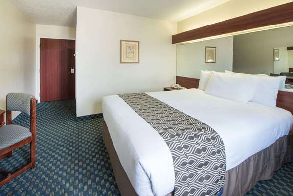  - Microtel Inn & Suites by Wyndham Admiral Place Tulsa - I-44, Exit 238