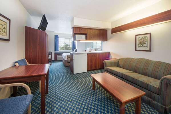 Suite - Microtel Inn & Suites by Wyndham Admiral Place Tulsa - I-44, Exit 238