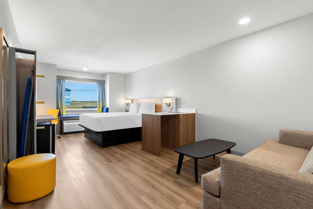 MICROTEL INN & SUITES BY WYNDHAM TU-guestroom-Guest Room,Suite,On-Site.jpg