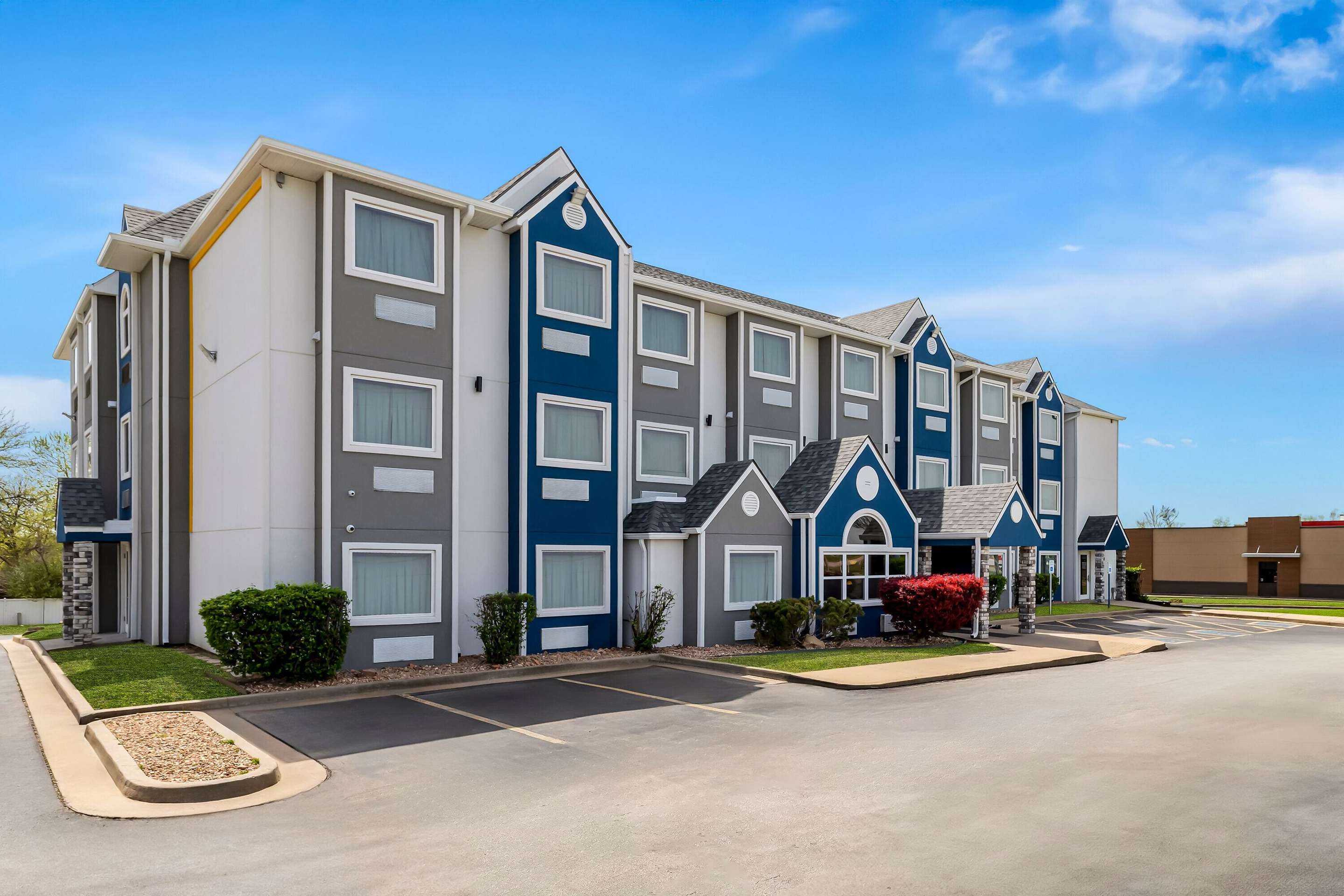 Exterior | Microtel Inn & Suites by Wyndham Tulsa/Catoosa Route 66