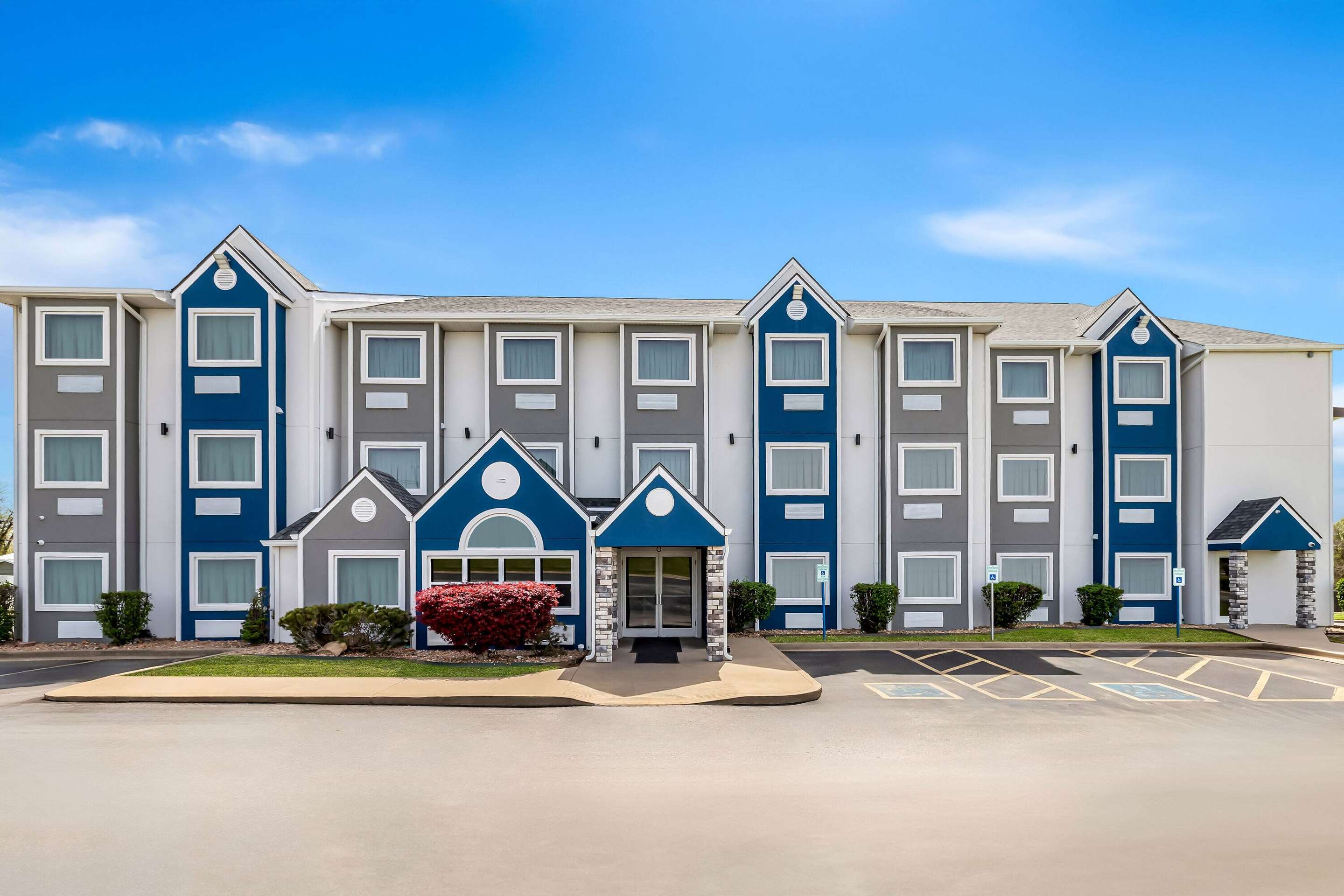 Exterior | Microtel Inn & Suites by Wyndham Tulsa/Catoosa Route 66