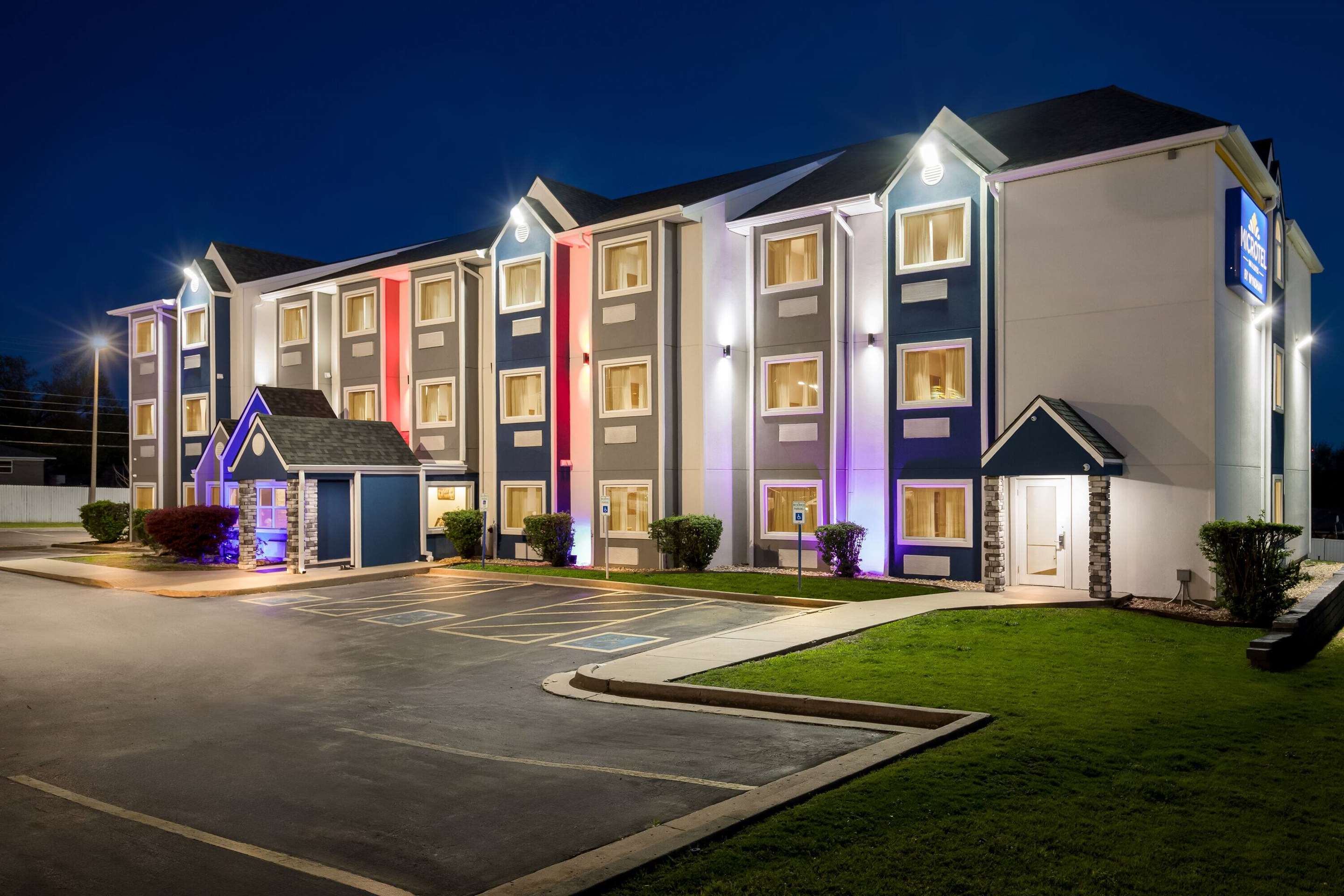 Exterior | Microtel Inn & Suites by Wyndham Tulsa/Catoosa Route 66