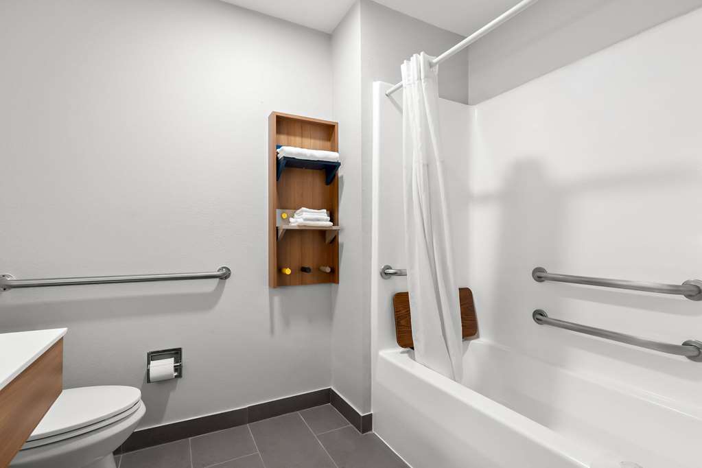 MICROTEL INN & SUITES BY WYNDHAM TU-guestroom-Guest Room,Bathroom,Accessibility,On-Site.jpg