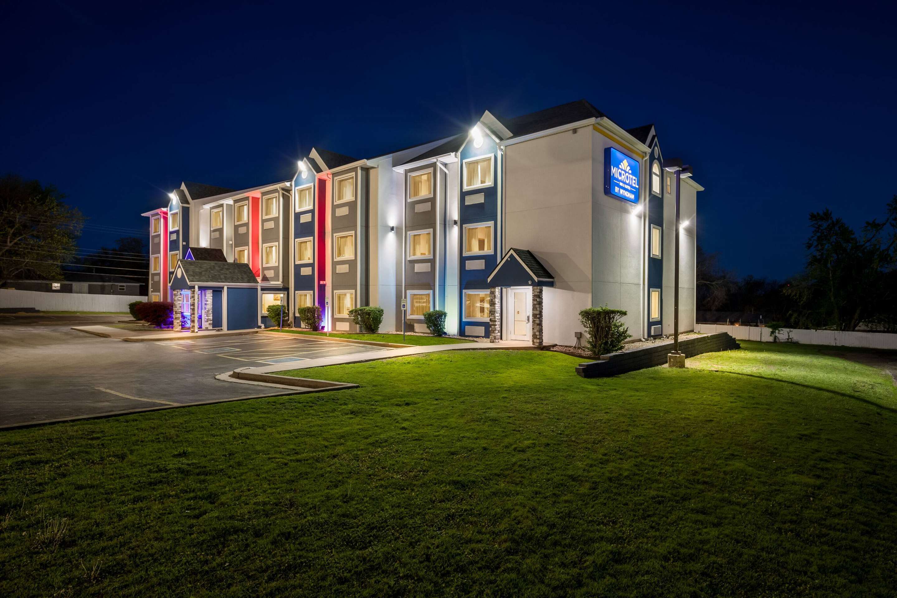 Exterior | Microtel Inn & Suites by Wyndham Tulsa/Catoosa Route 66
