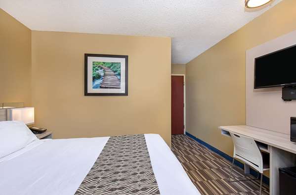  - Microtel Inn & Suites by Wyndham Dry Ridge - I-75, Exit 159