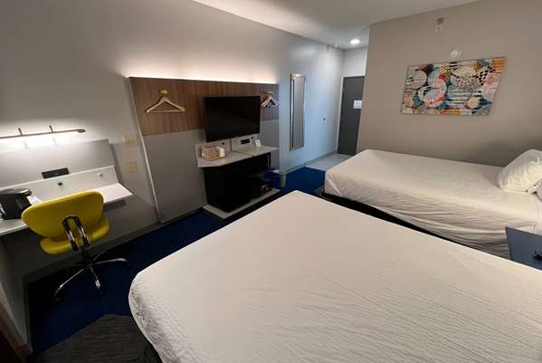  - Microtel Inn & Suites by Wyndham Charlotte - I-77, Exit 16B