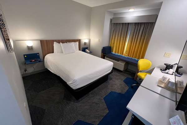 - Microtel Inn & Suites by Wyndham Charlotte - I-77, Exit 16B