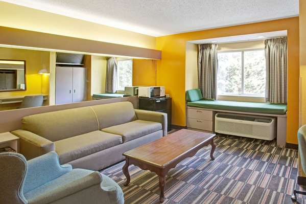 Suite - Microtel Inn by Wyndham Gatlinburg