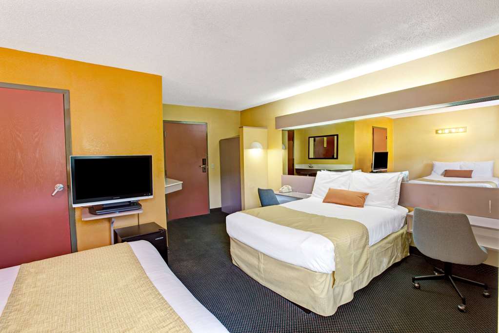 MICROTEL INN & SUITES BY WYNDHAM GA-guestroom-Guest Room,On-Site.jpg